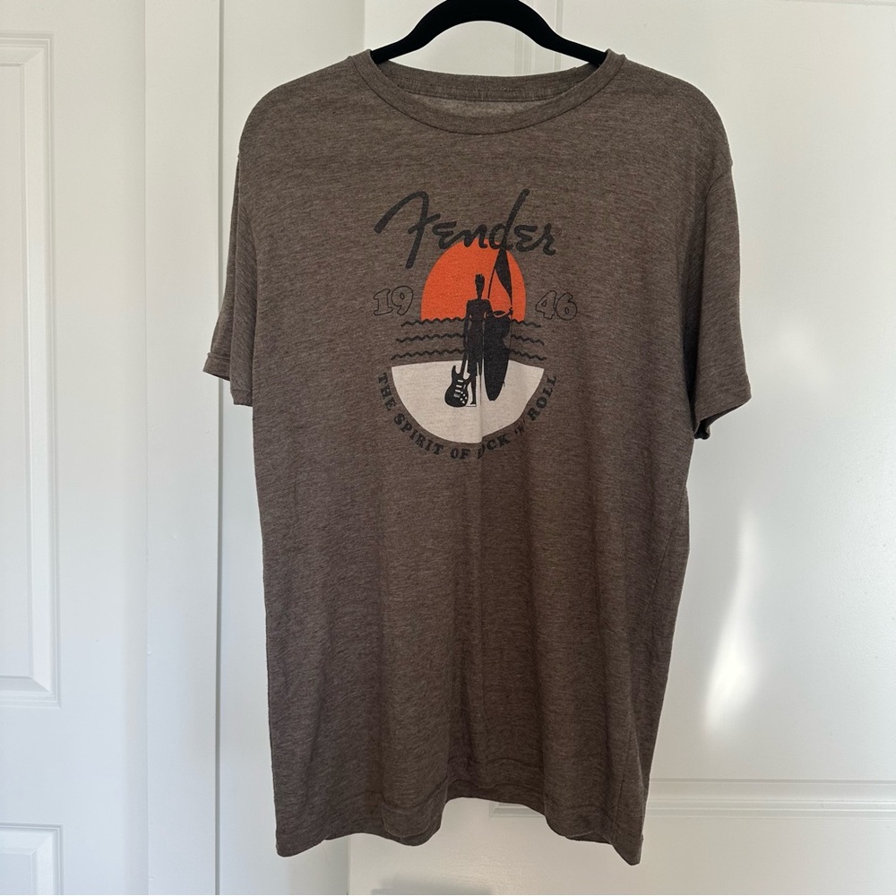 Fender (L) Heathered Brown Spirit of Rock n Roll Logo Guitar Graphic T Shirt